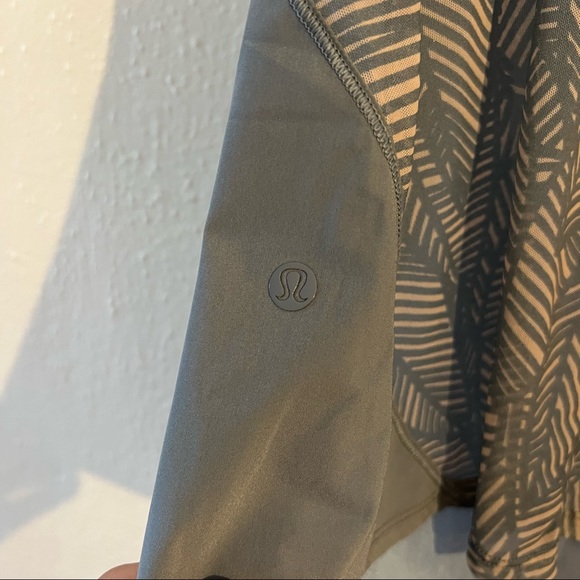 lululemon tank top - medium - grey - Picture 3 of 3